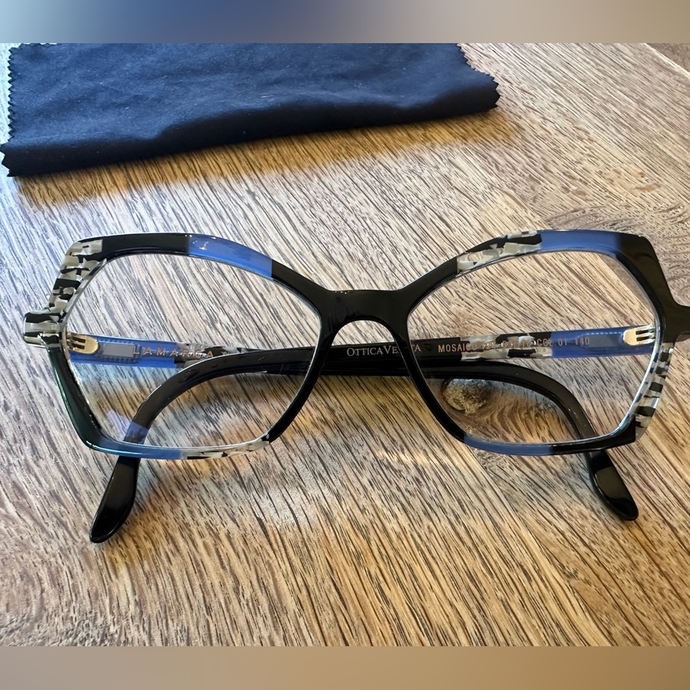 ottica veneta reading glasses. Beautiful design and so elegant